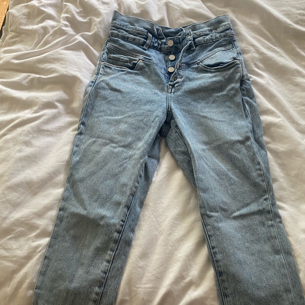 Exposed button skinny Jean- BLANKNYC